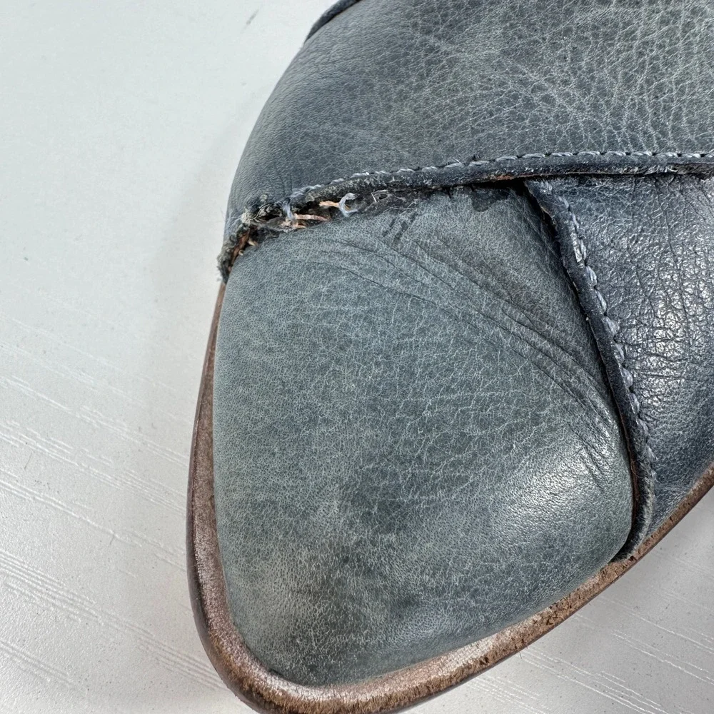 Free People Wanderlust Flats Shoes 40 distressed blue leather pointed toe-‎ Flaw